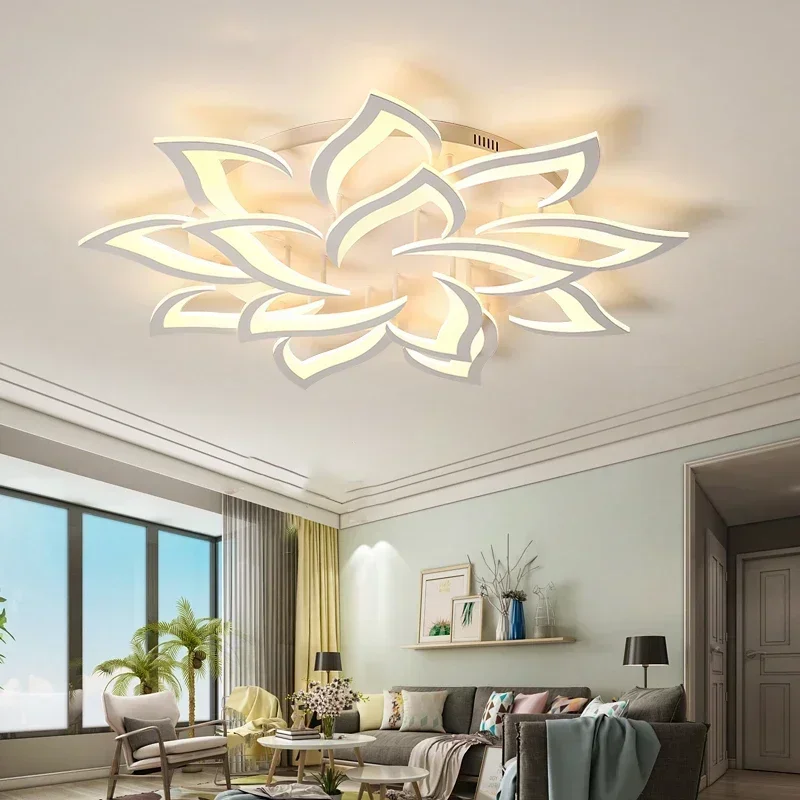 Interior Design Years - Designerski żyrandol LED z płatkami Salon