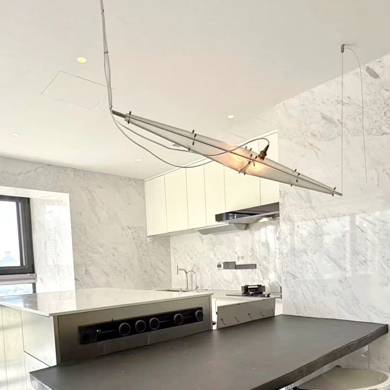 Szklany żyrandol LED, minimali – Interior Design Years recenzja i cena